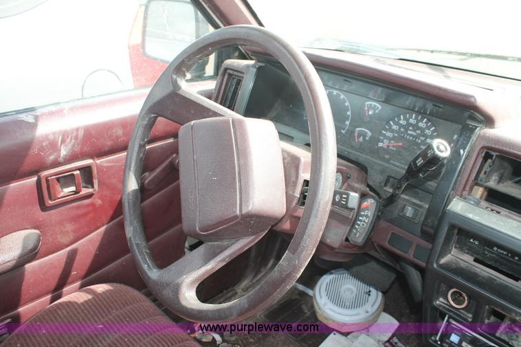 image for item I8106 1993 Nissan Frontier pickup truck