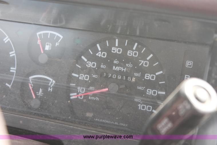 image for item I8106 1993 Nissan Frontier pickup truck