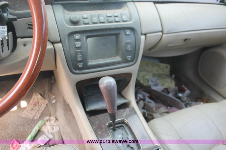 image for item I8107 2001 Cadillac DeVille DTS