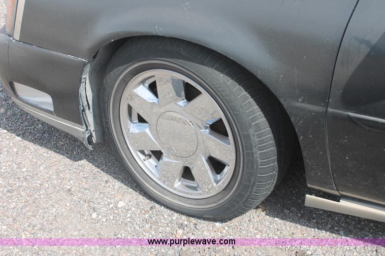 image for item I8107 2001 Cadillac DeVille DTS