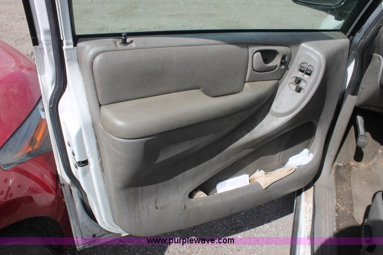 image for item I8108 2003 Dodge Grand Caravan Sport van