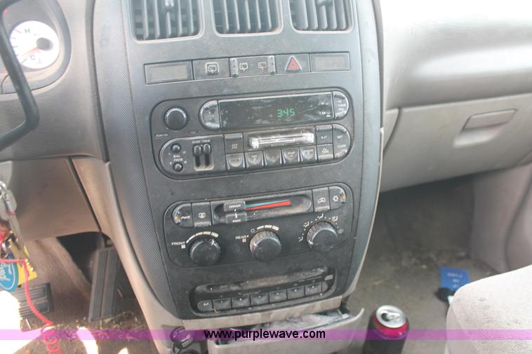 image for item I8108 2003 Dodge Grand Caravan Sport van