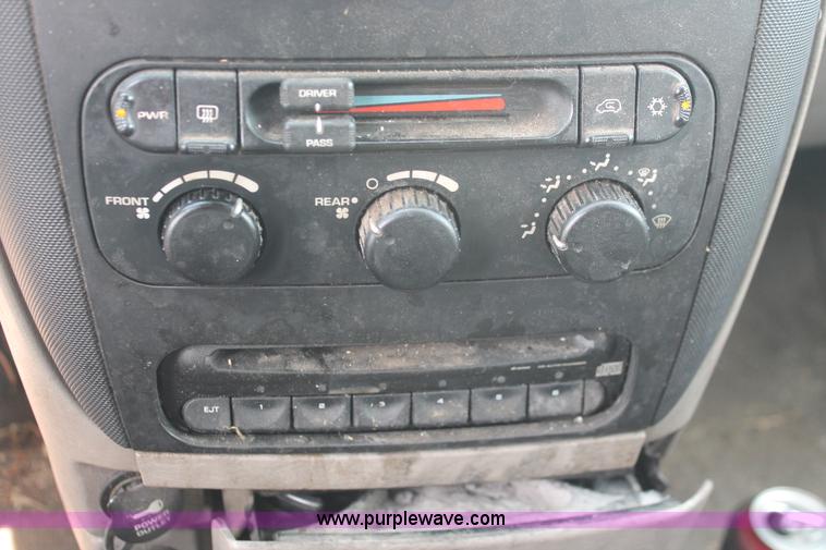 image for item I8108 2003 Dodge Grand Caravan Sport van