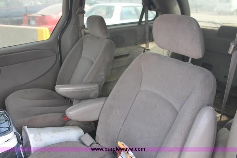 image for item I8108 2003 Dodge Grand Caravan Sport van