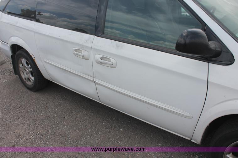 image for item I8108 2003 Dodge Grand Caravan Sport van