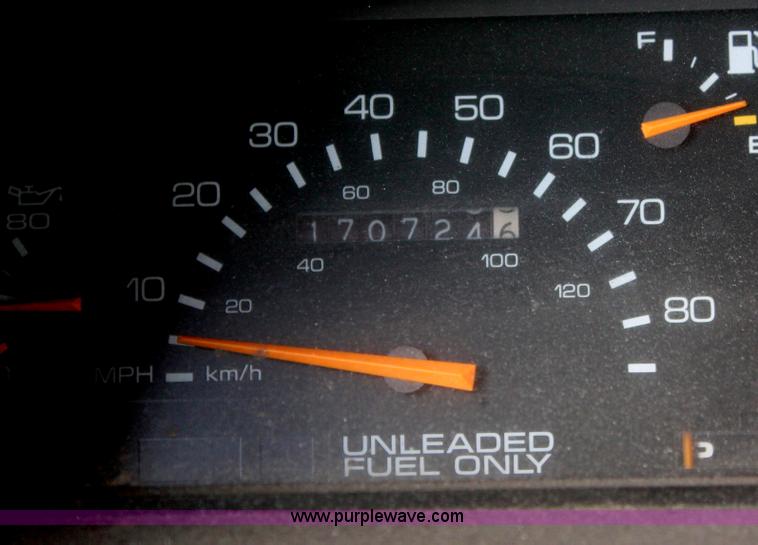 image for item I8109 1990 Chevrolet Lumina APV van