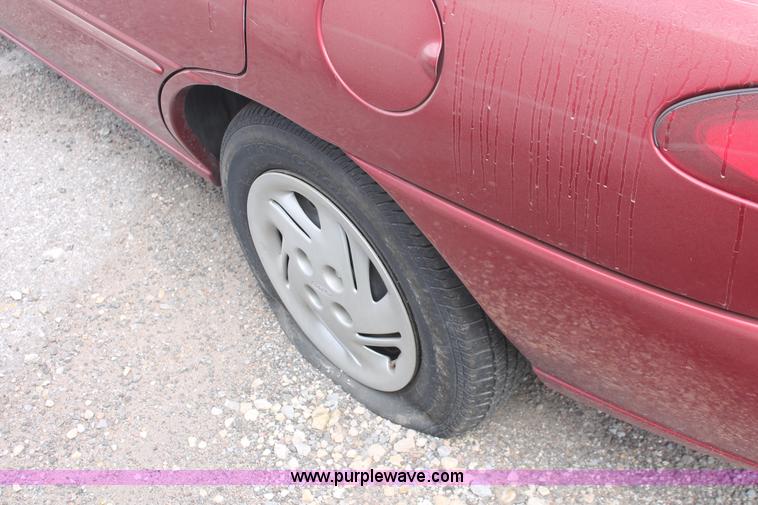 image for item I8110 1997 Ford Escort LX