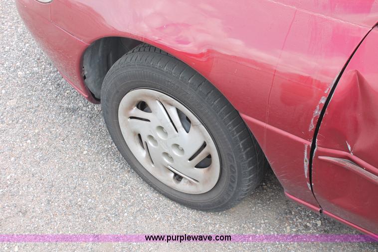 image for item I8110 1997 Ford Escort LX