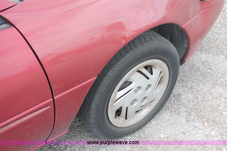 image for item I8110 1997 Ford Escort LX