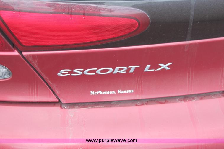 image for item I8110 1997 Ford Escort LX