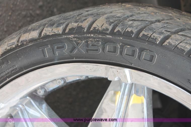 image for item I8111 1994 GMC Suburban 1500 SUV