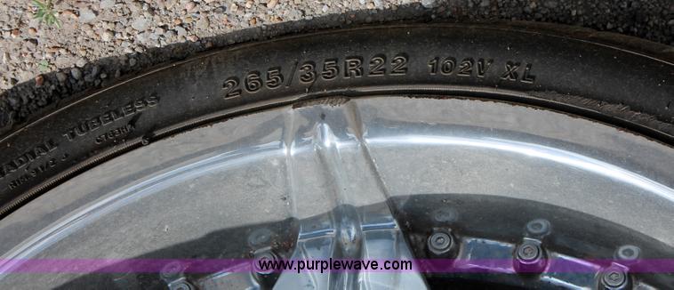 image for item I8111 1994 GMC Suburban 1500 SUV