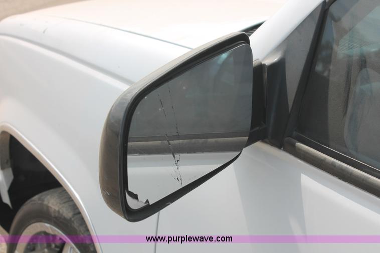 image for item I8111 1994 GMC Suburban 1500 SUV