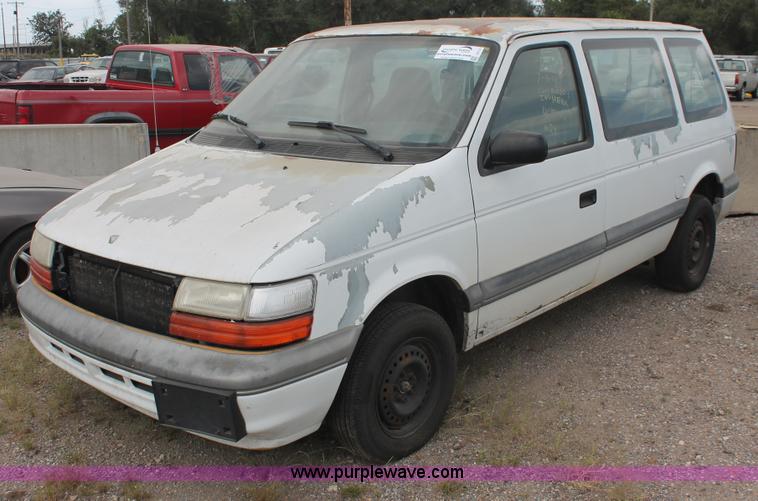 image for item I8112 1994 Dodge Caravan SE van