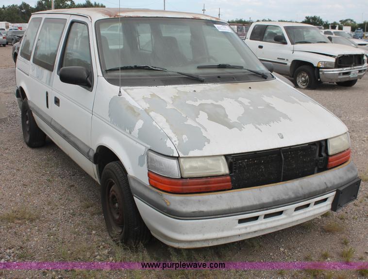 image for item I8112 1994 Dodge Caravan SE van