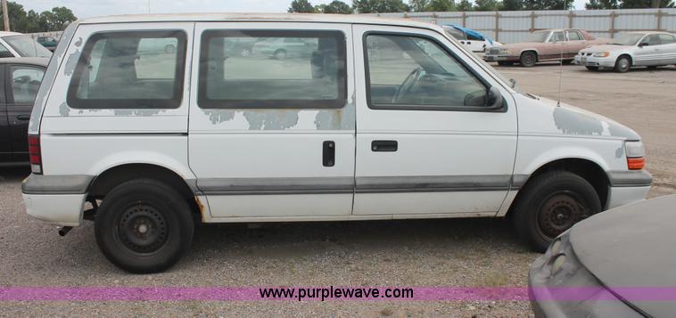 image for item I8112 1994 Dodge Caravan SE van