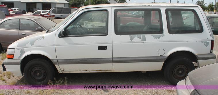 image for item I8112 1994 Dodge Caravan SE van
