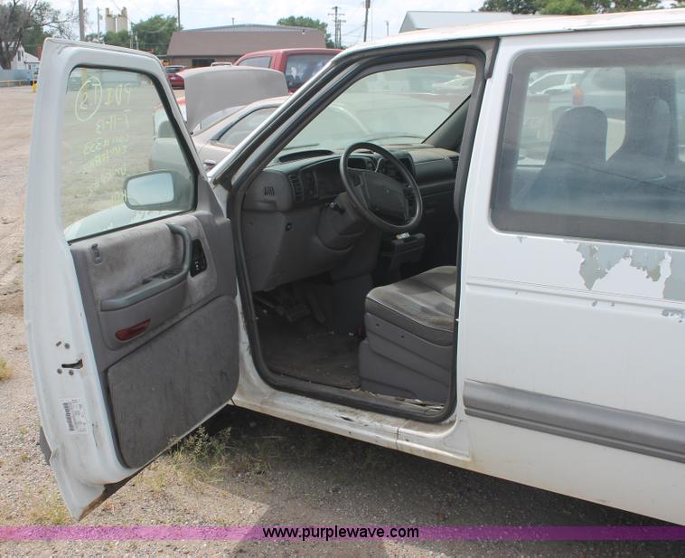 image for item I8112 1994 Dodge Caravan SE van