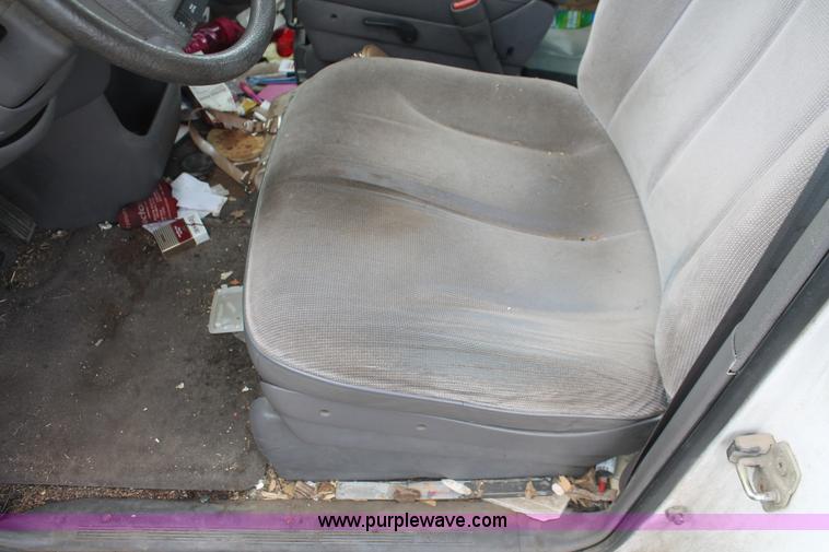 image for item I8112 1994 Dodge Caravan SE van