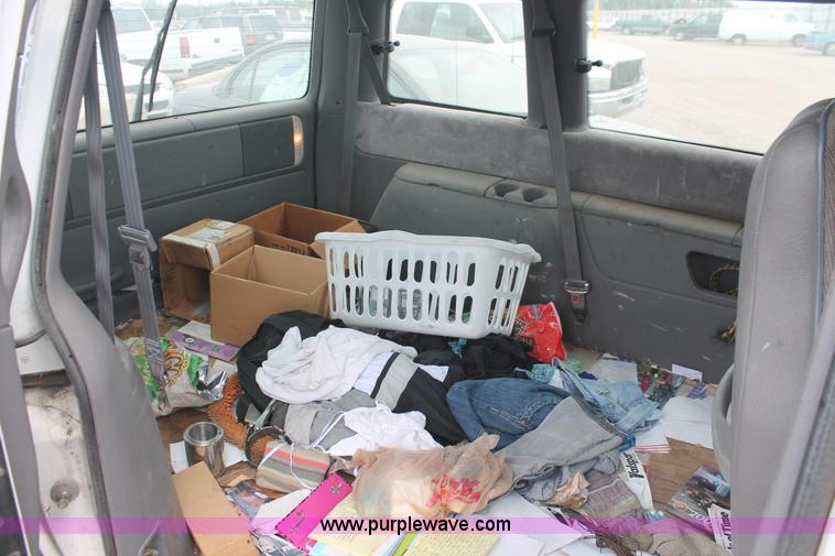 image for item I8112 1994 Dodge Caravan SE van