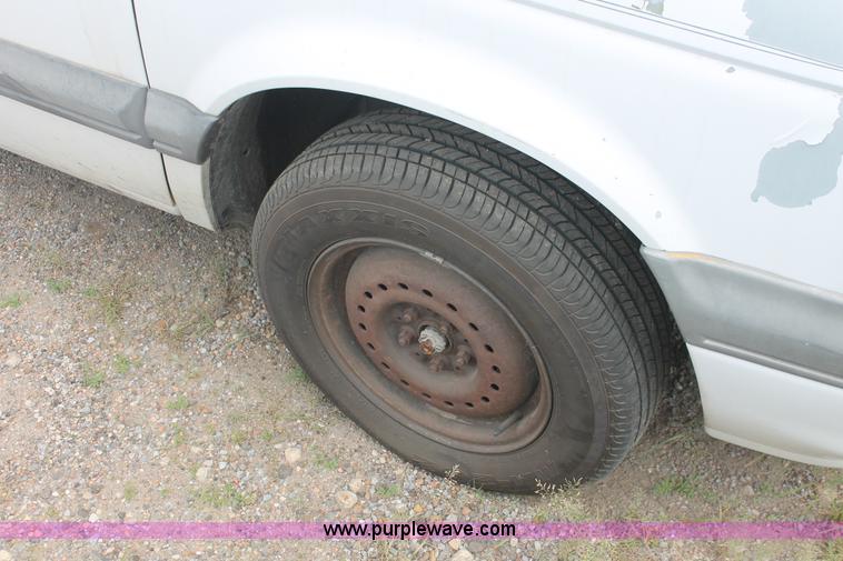 image for item I8112 1994 Dodge Caravan SE van