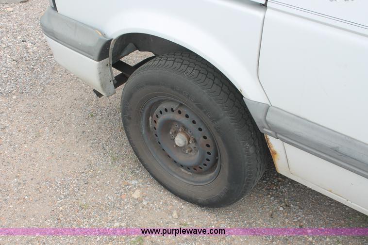 image for item I8112 1994 Dodge Caravan SE van