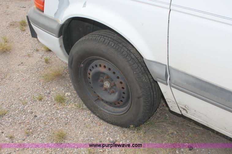 image for item I8112 1994 Dodge Caravan SE van