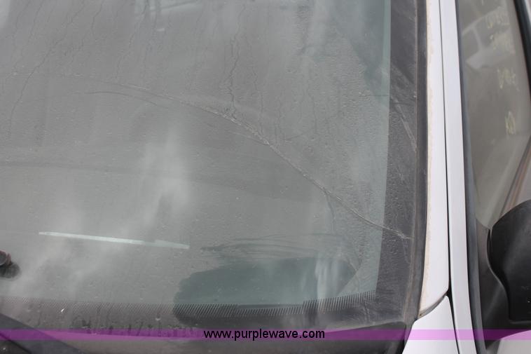 image for item I8112 1994 Dodge Caravan SE van