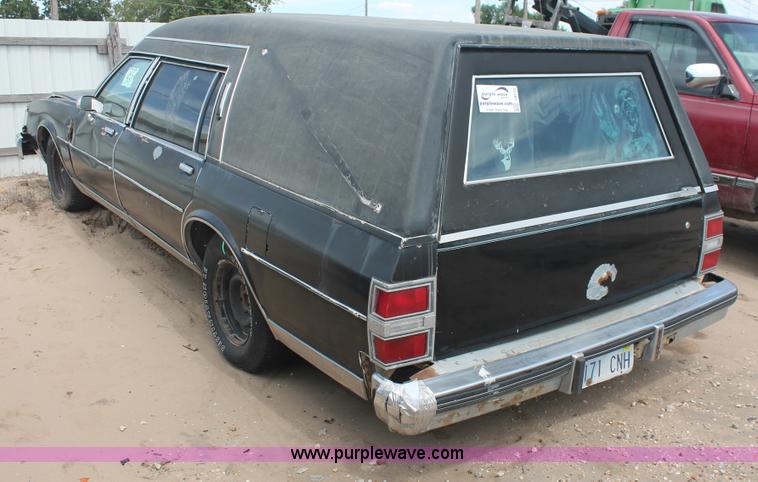 image for item I8115 1981 Buick LeSabe Estate