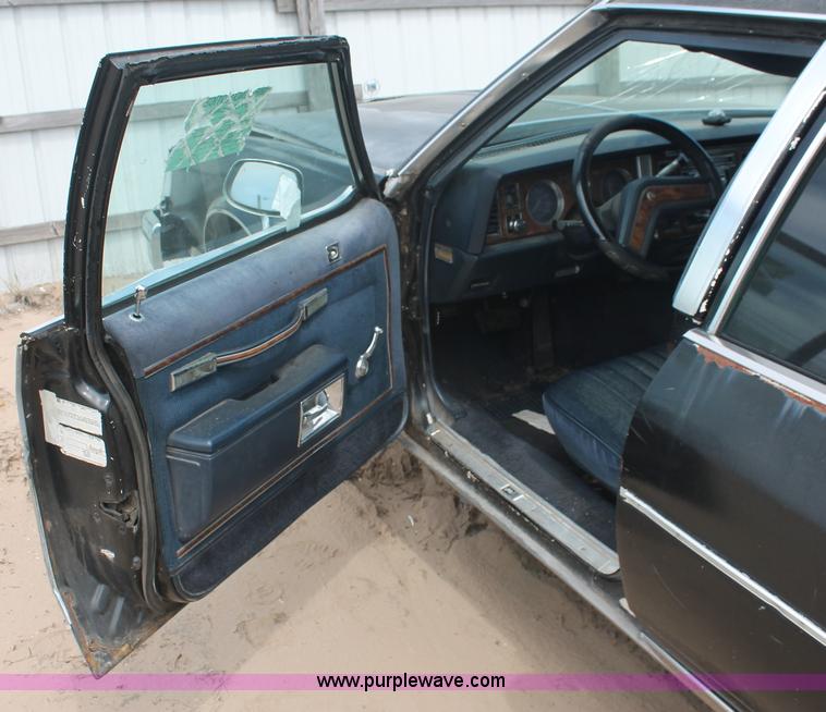 image for item I8115 1981 Buick LeSabe Estate