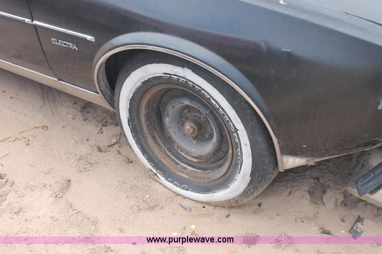 image for item I8115 1981 Buick LeSabe Estate