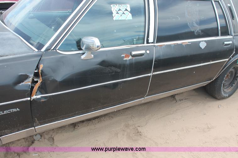 image for item I8115 1981 Buick LeSabe Estate