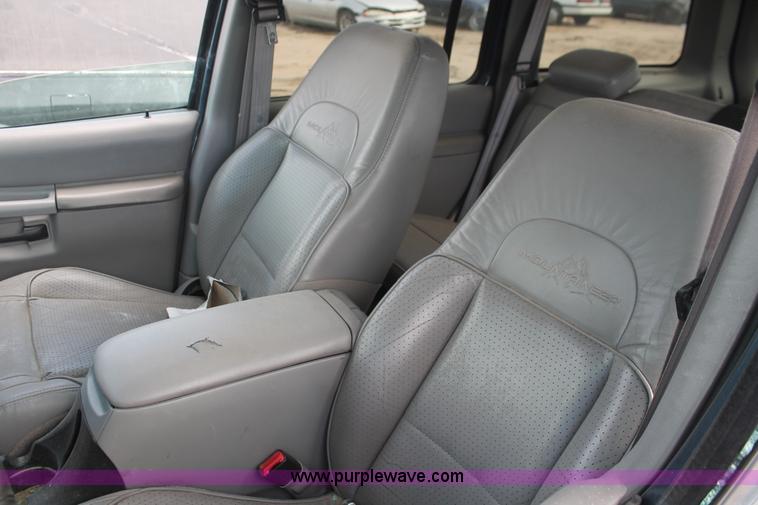 image for item I8116 1998 Mercury Mountaineer SUV