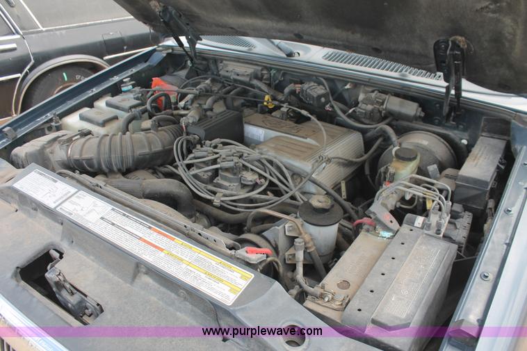 image for item I8116 1998 Mercury Mountaineer SUV