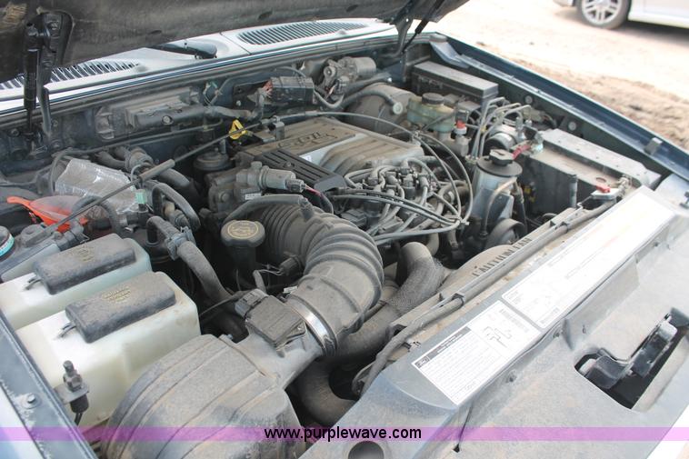 image for item I8116 1998 Mercury Mountaineer SUV