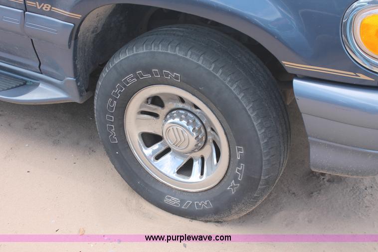 image for item I8116 1998 Mercury Mountaineer SUV