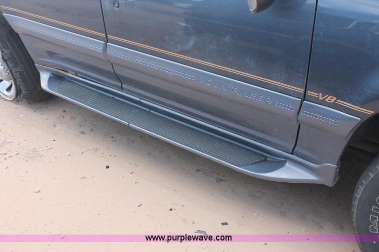 image for item I8116 1998 Mercury Mountaineer SUV