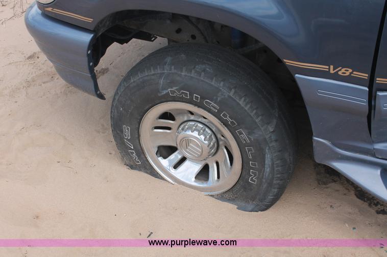 image for item I8116 1998 Mercury Mountaineer SUV