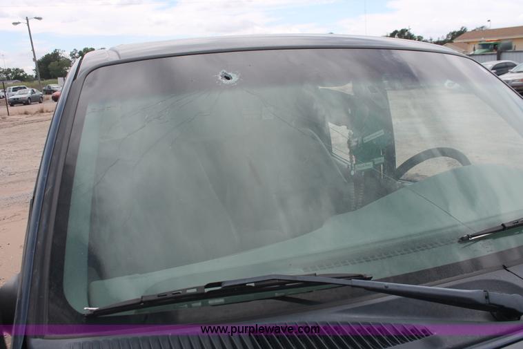 image for item I8116 1998 Mercury Mountaineer SUV