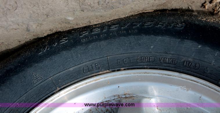 image for item I8117 1994 Dodge Dakota Club Cab pickup truck