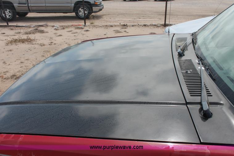 image for item I8117 1994 Dodge Dakota Club Cab pickup truck