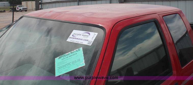 image for item I8117 1994 Dodge Dakota Club Cab pickup truck