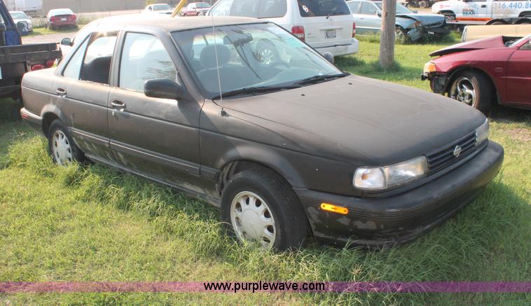image for item I8153 1992 Nissan Sentra E