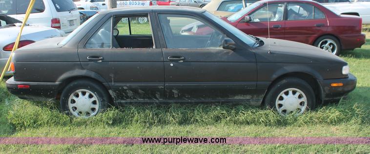 image for item I8153 1992 Nissan Sentra E