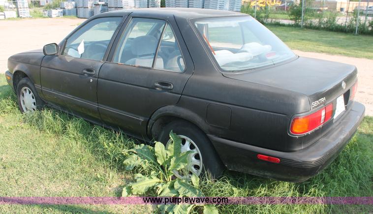image for item I8153 1992 Nissan Sentra E