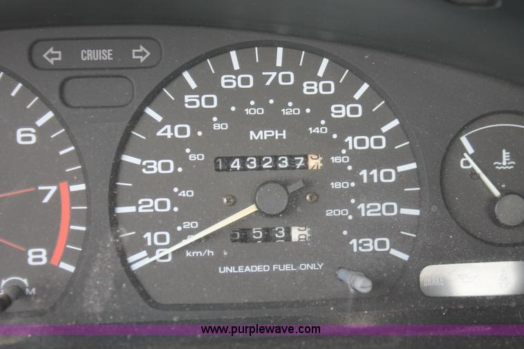 image for item I8153 1992 Nissan Sentra E