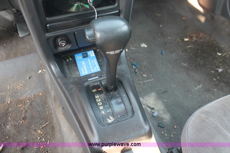 image for item I8153 1992 Nissan Sentra E