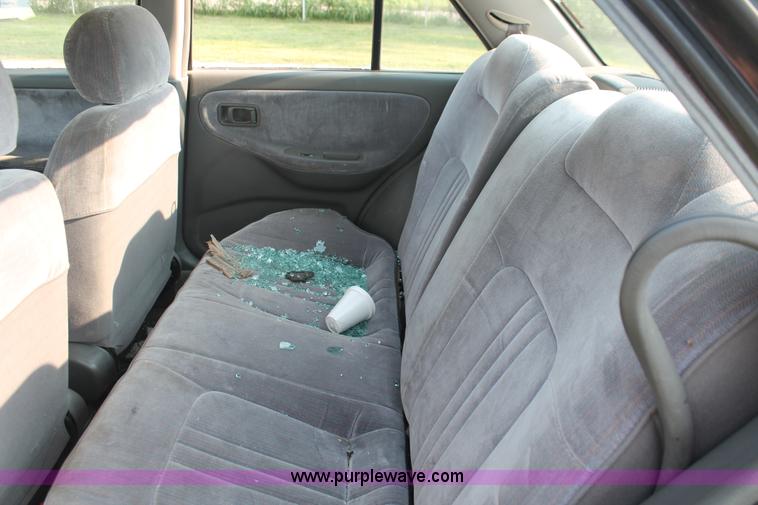 image for item I8153 1992 Nissan Sentra E