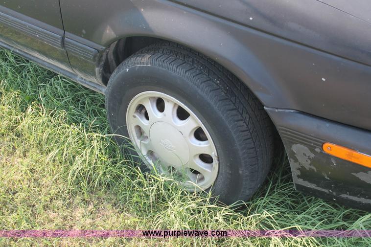 image for item I8153 1992 Nissan Sentra E