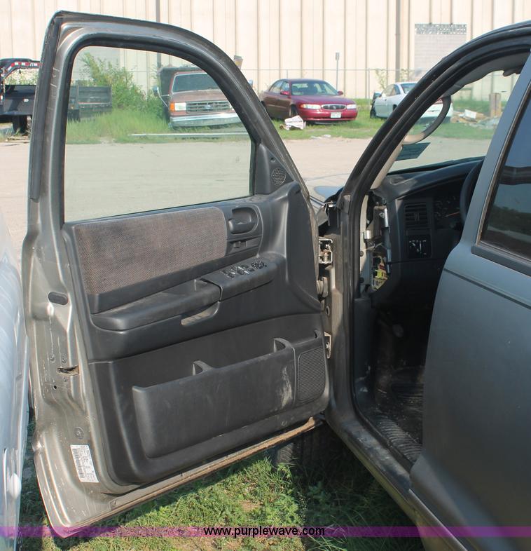 image for item I8154 2001 Dodge Durango SUV